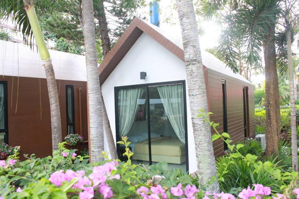 Villa Navin Jomtien Beach Exterior photo