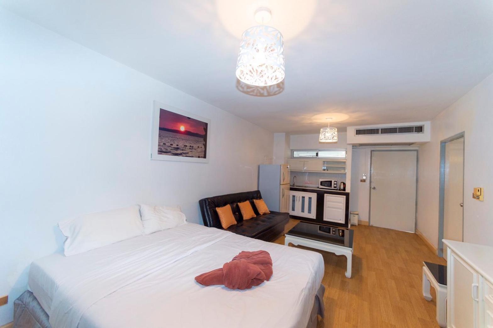 Villa Navin Jomtien Beach Exterior photo