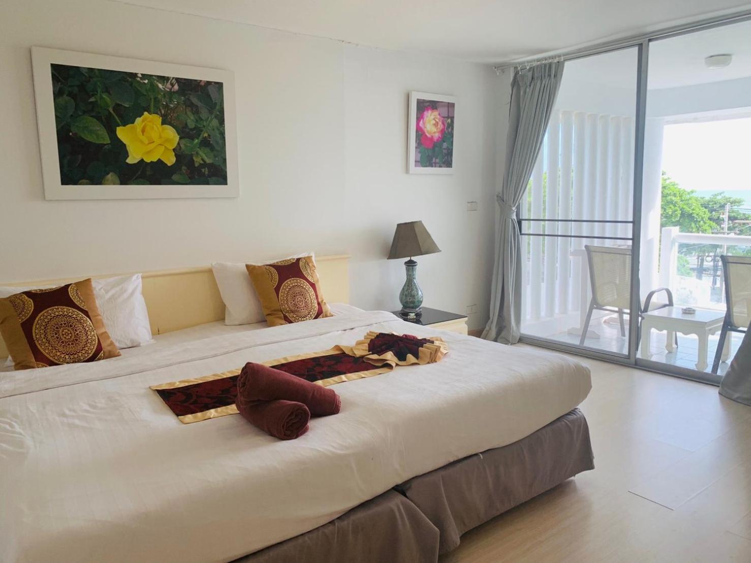 Villa Navin Jomtien Beach Exterior photo