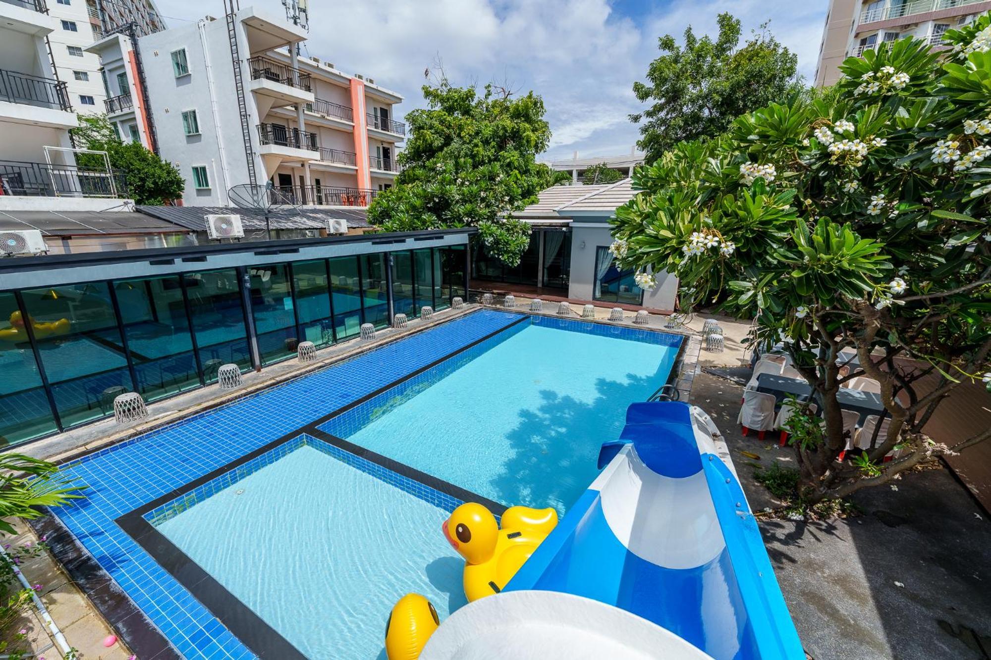 Villa Navin Jomtien Beach Exterior photo