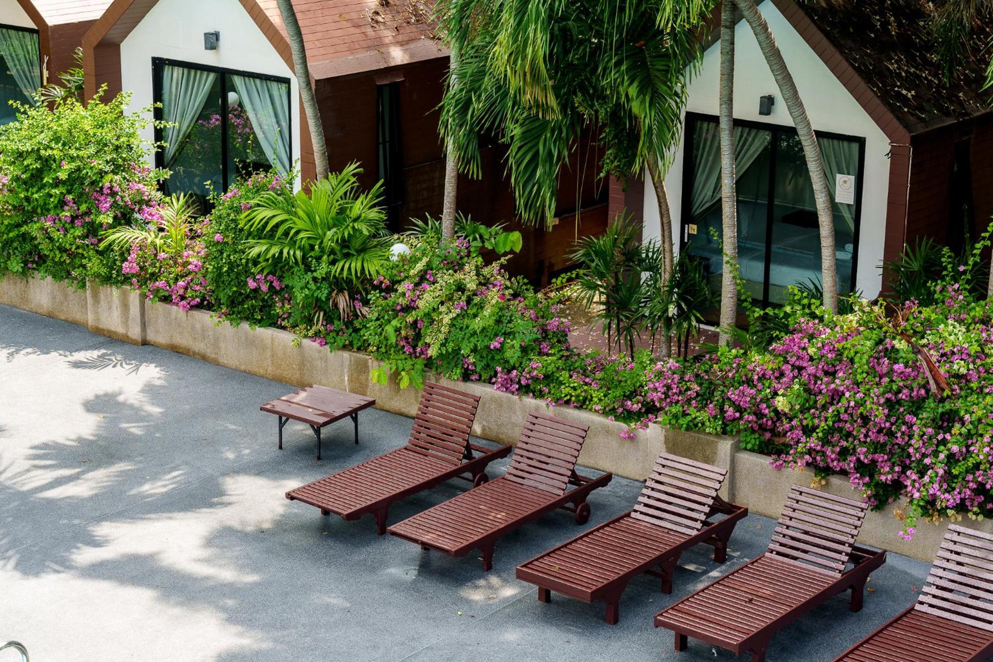 Villa Navin Jomtien Beach Exterior photo