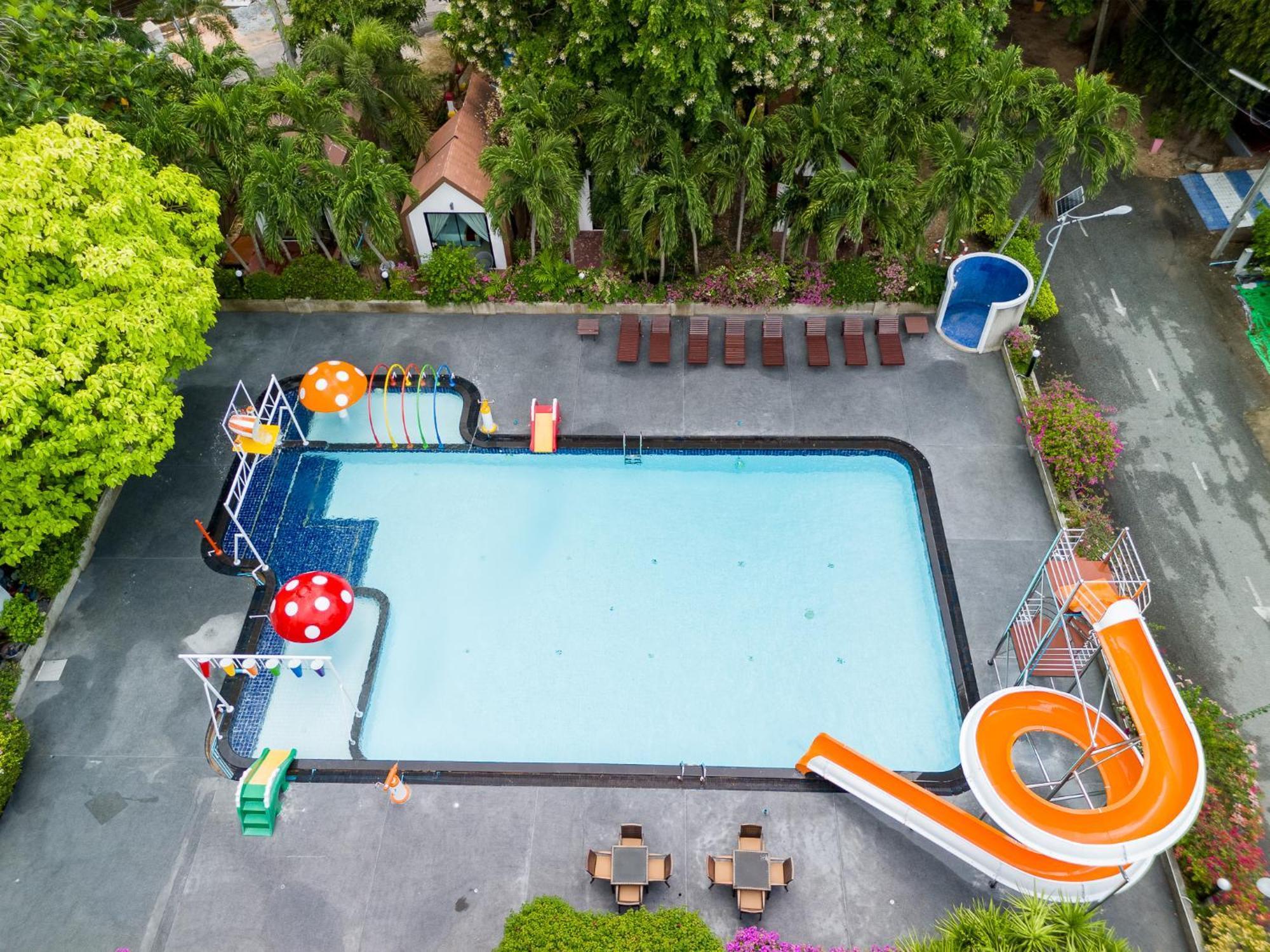 Villa Navin Jomtien Beach Exterior photo