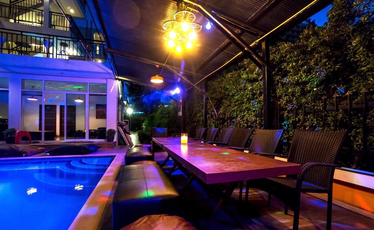 Villa Navin Jomtien Beach Exterior photo